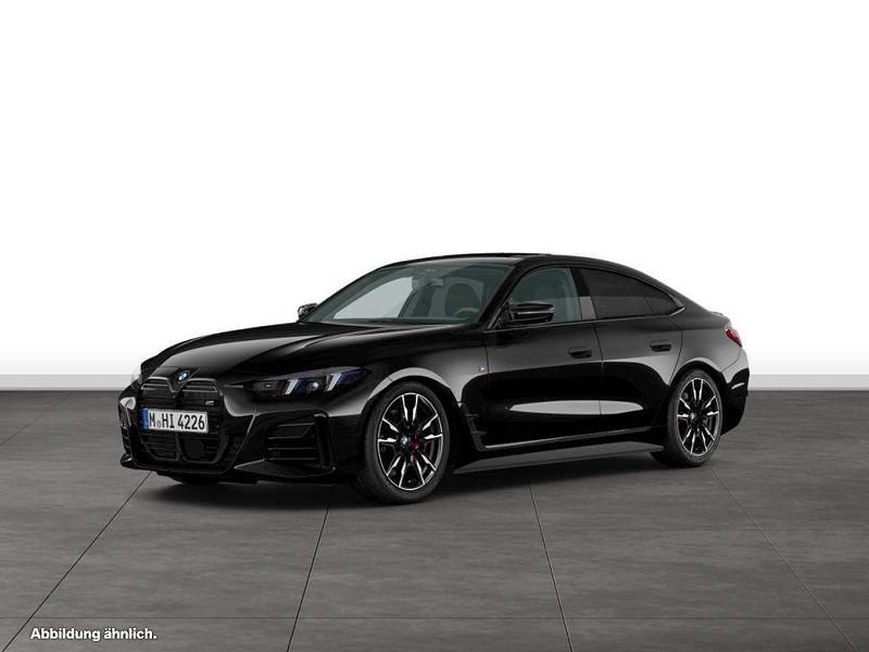 Black sapphire metallic Gebraucht 2025 BMW M440 M Sport Limousine | 66.844 € (Teuer) - Bild 1/3