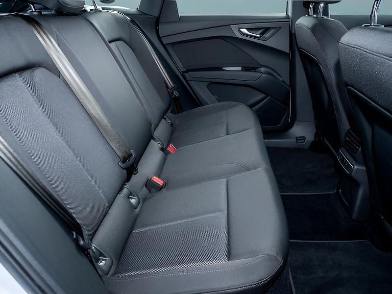 Gebraucht Audi Q4 Sportback e-tron 125 kW (170 PS) 2023 Weiß SUV