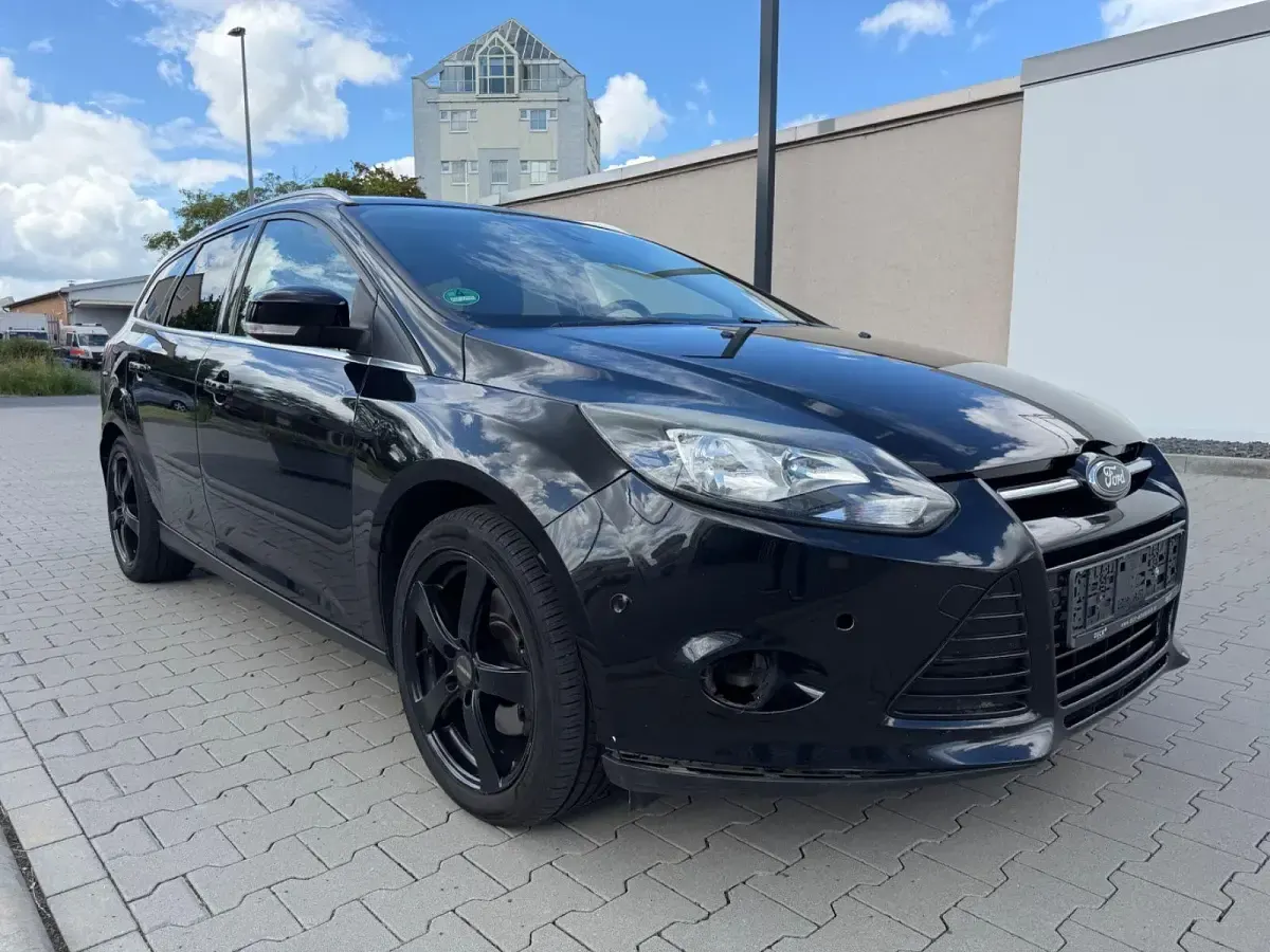 Gebraucht Ford Focus Titanium 140 PS (102 kW) 2014 Schwarz Kombi