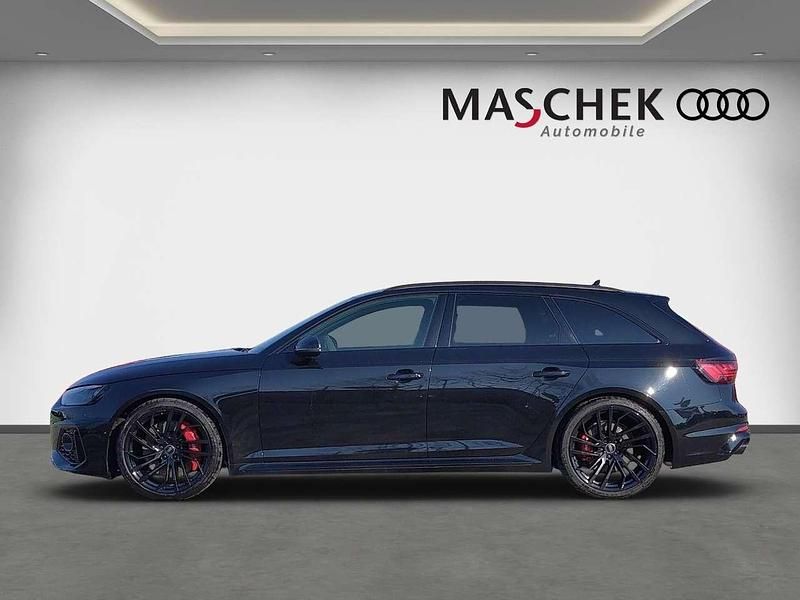 Gebraucht Audi RS4 Sport 450 PS (330 kW) 2022 Mythosschwarz metallic Kombi