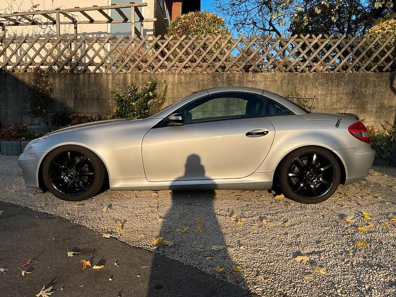 Gebraucht Mercedes SLK200 163 PS (119 kW) 2006 Silber Cabrio