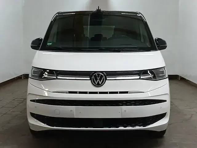Używany VW Multivan Edition 150 KM (110 kW) 2023 Biały Minivan