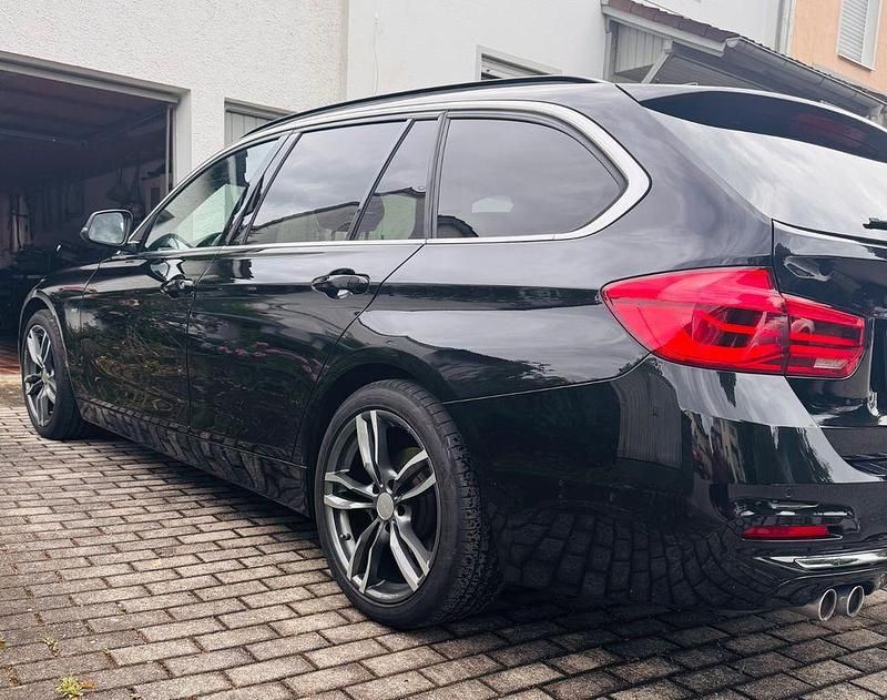 Gebraucht BMW 320 Luxury Line 190 PS (139 kW) 2015 Schwarz Kombi