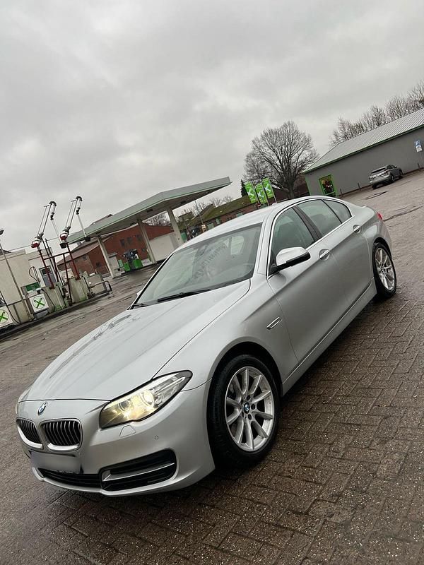 Grau Gebraucht 2016 BMW 530 Limousine | 10.999 € (Superpreis) - Bild 1/4