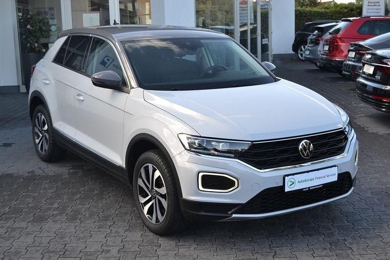 Weiß Gebraucht 2022 VW T-Roc Active SUV | 24.980 € (Guter Preis) - Bild 1/3