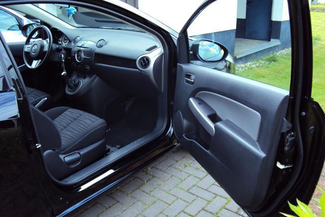 Gebraucht Mazda 2 Dynamic 103 PS (75 kW) 2010 Schwarz metallic Kleinwagen