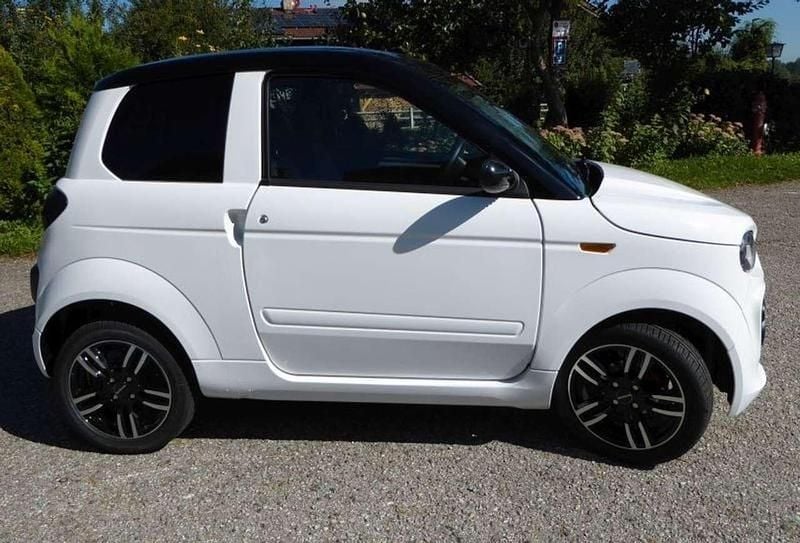 Nouă Microcar M.Go 2026 Negru Hatchback