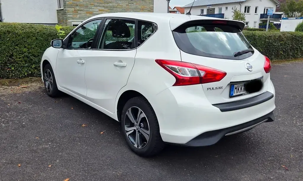 Gebraucht Nissan Pulsar Acenta 116 PS (85 kW) 2015 Weiß Kleinwagen