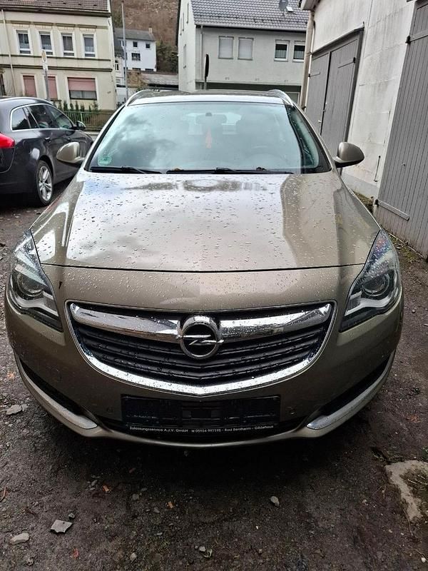 Gebraucht Opel Insignia 130 PS (95 kW) 2016 Gold Kombi