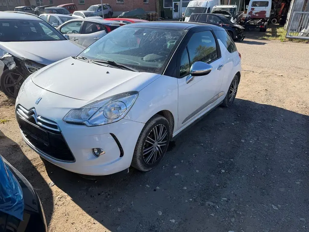 Gebraucht Citroën DS3 So Chic 92 PS (67 kW) 2011 Schwarz Kleinwagen