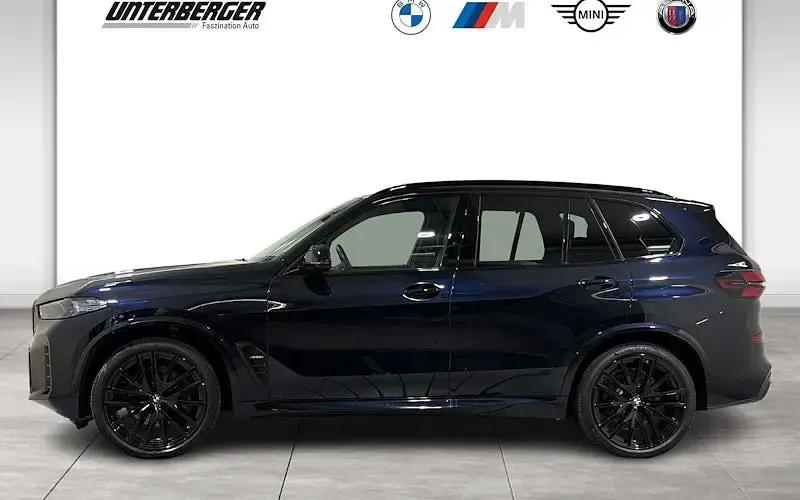 Gebraucht BMW X5 M Sport 530 PS (389 kW) 2025 Schwarz SUV