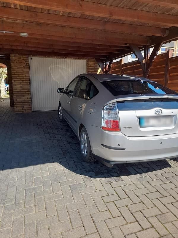 Gebraucht Toyota Prius 75 PS (55 kW) 2007 Silber Kleinwagen