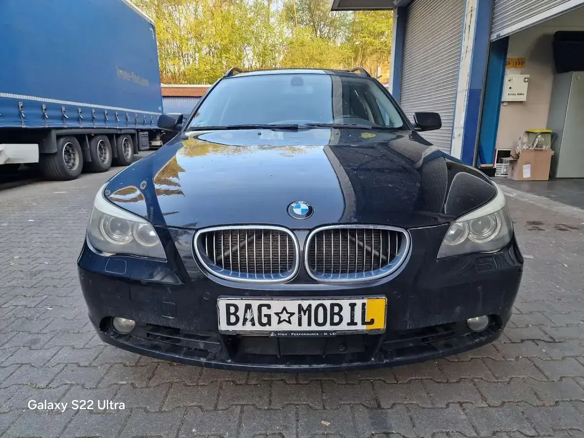 Gebraucht BMW 530 231 PS (169 kW) 2006 Black sapphire metallic Kombi