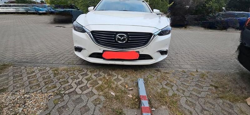 Weiß Gebraucht 2017 Mazda 6 Sports-Line Limousine | 10.500 € (Superpreis) - Bild 1/4