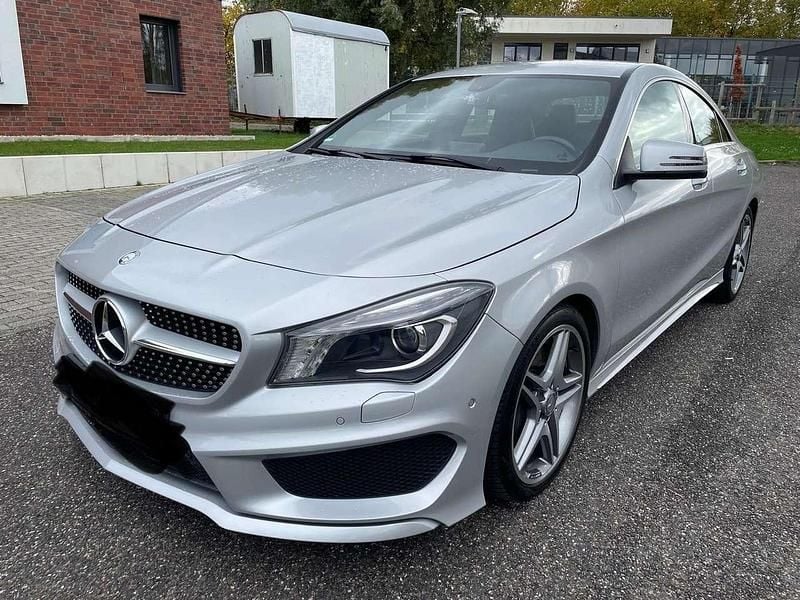 Silber Gebraucht 2013 Mercedes CLA220 AMG line Limousine | 16.250 € (Guter Preis) - Bild 1/4