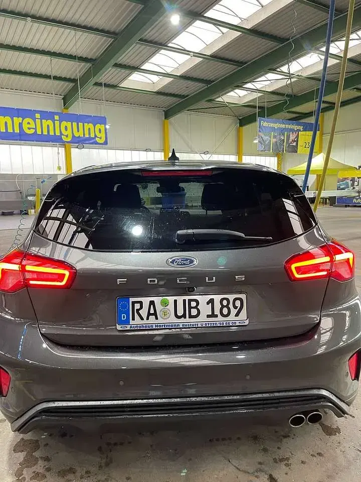 Używany Ford Focus ST-Line 150 KM (110 kW) 2019 Szary Hatchback