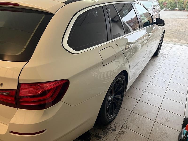 Gebraucht BMW 520 190 PS (139 kW) 2016 Weiß Kombi