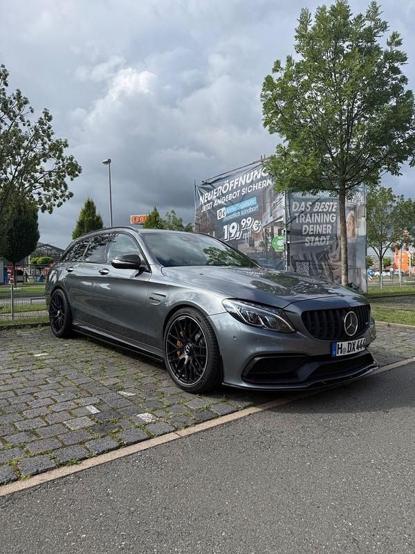 Grau Gebraucht 2017 Mercedes C63S AMG AMG Kombi | 44.900 € (Teuer) - Bild 1/4