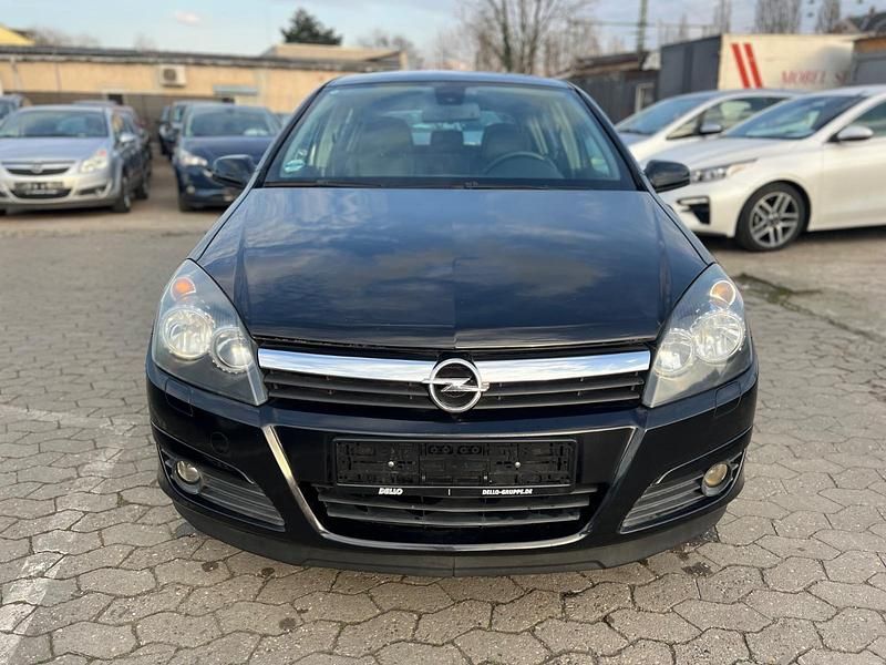 Usata Opel Astra 105 CV (77 kW) 2004 Nero Utilitaria