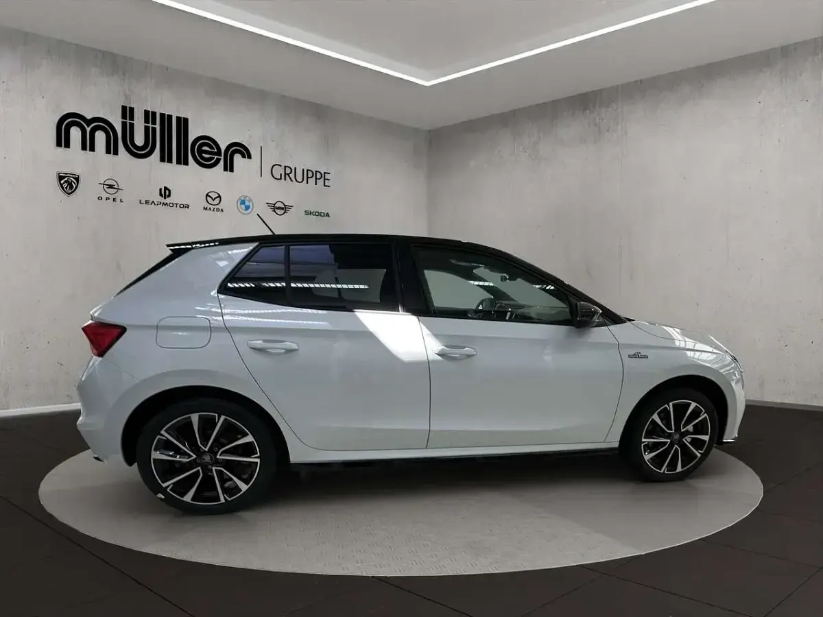 Neu Skoda 110 R Monte Carlo 150 PS (110 kW) 2026 Moonweiss metallic Limousine