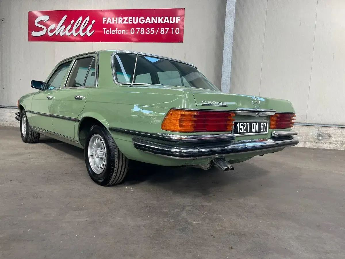 Gebraucht Mercedes S280 160 PS (117 kW) 1973 Grün Limousine