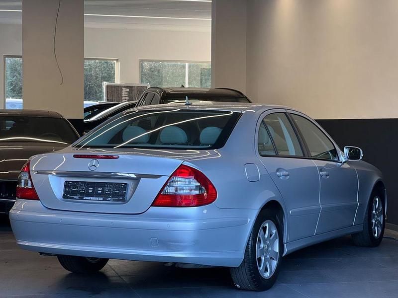 Gebraucht Mercedes E200 184 PS (135 kW) 2006 Silber Limousine