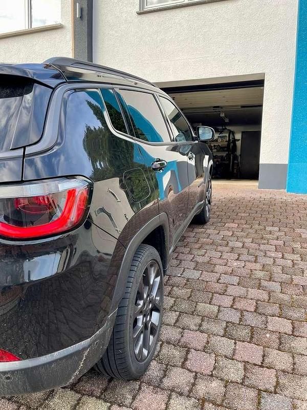Gebraucht Jeep Compass 249 PS (183 kW) 2020 Schwarz SUV