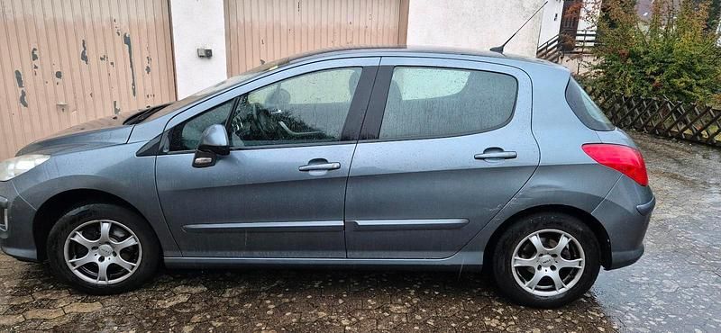 Gebraucht Peugeot 308 90 PS (66 kW) 2008 Grau Kleinwagen