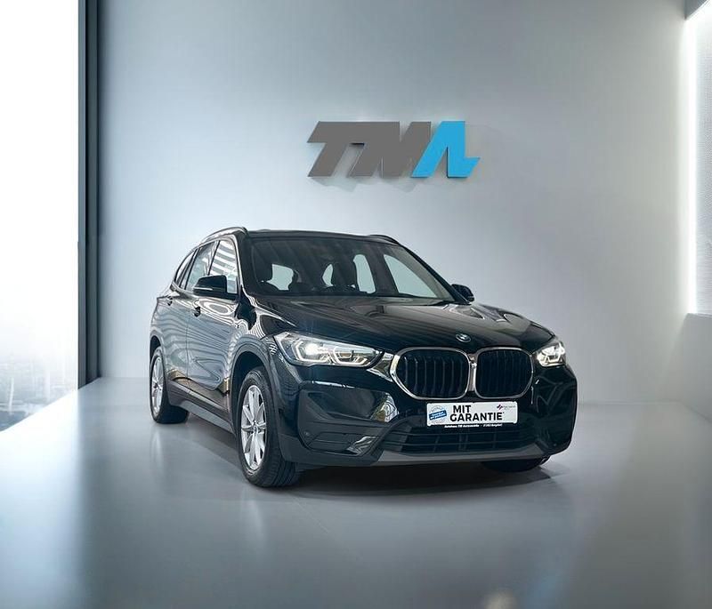 Schwarz Gebraucht 2022 BMW X1 SUV | 22.399 € (Guter Preis) - Bild 1/4