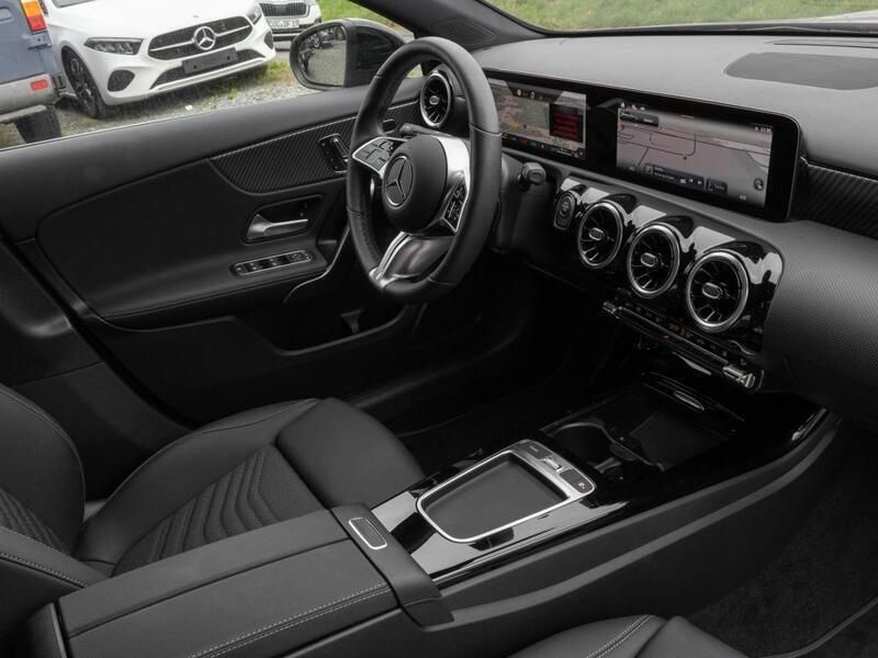 Gebraucht Mercedes A250 Advanced 163 PS (119 kW) 2024 Mountain grey metallic Limousine