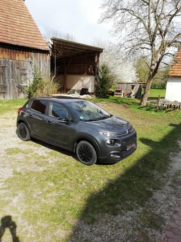 Grau Gebraucht 2017 Citroën C3 PureTech Kleinwagen | 7.500 € (Fairer Preis) - Bild 1/4