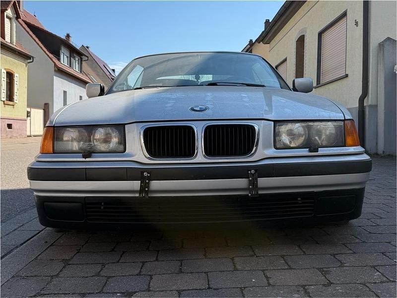 Gebraucht BMW 320 Cabriolet 150 PS (110 kW) 1998 Silber Cabrio
