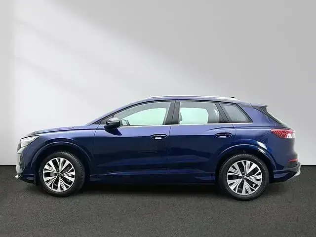 Gebraucht Audi Q4 e-tron Advanced 150 kW (204 PS) 2023 Navarrablau SUV