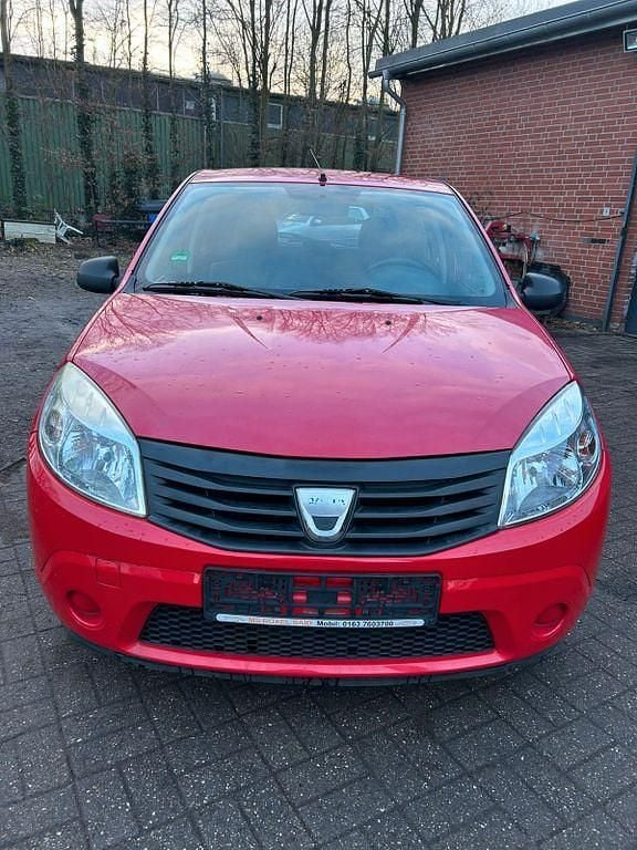 Rot Gebraucht 2009 Dacia Sandero Basis Limousine | 1.650 € (Guter Preis) - Bild 1/4