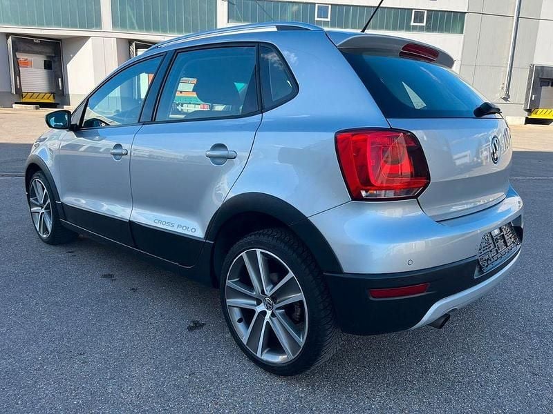 Gebraucht VW Polo Cross 105 PS (77 kW) 2014 Silber Kleinwagen