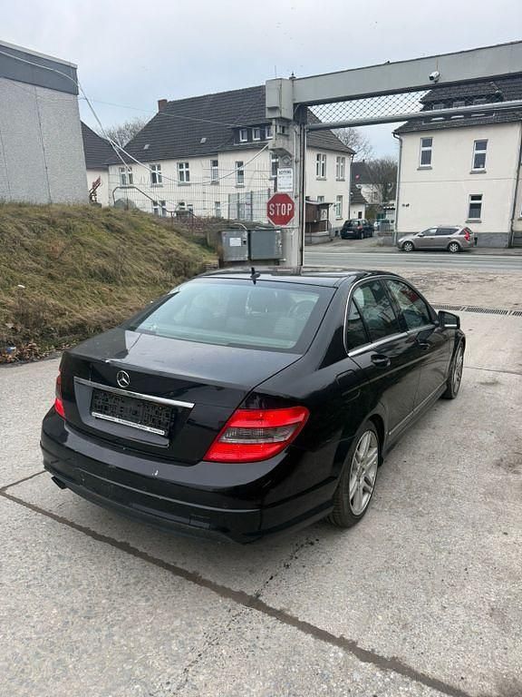 Gebraucht Mercedes C200 Avantgarde 184 PS (135 kW) 2010 Schwarz Limousine