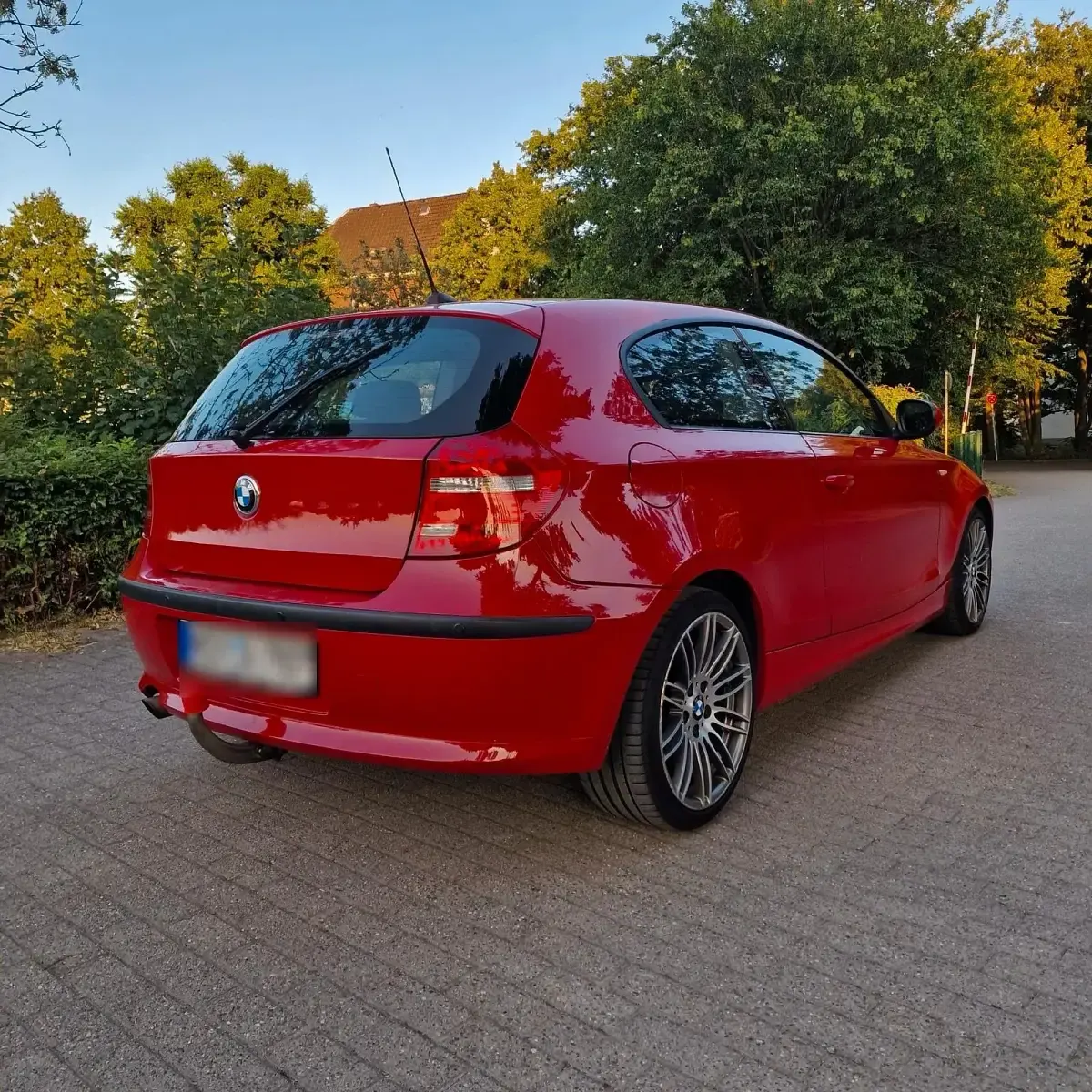 Gebraucht BMW 120 120 PS (88 kW) 2010 Rot Kleinwagen