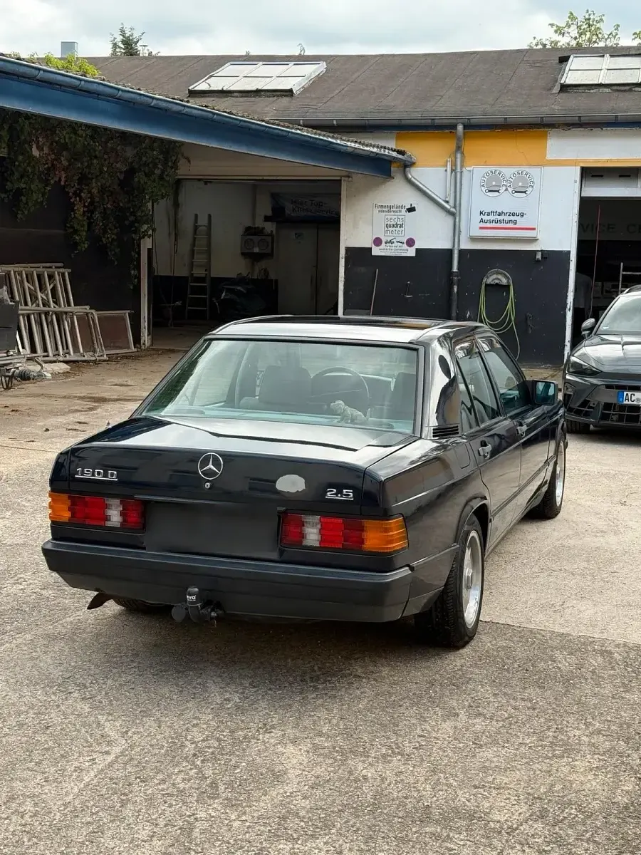 Gebraucht Mercedes 190 90 PS (66 kW) 1987 Blau Limousine
