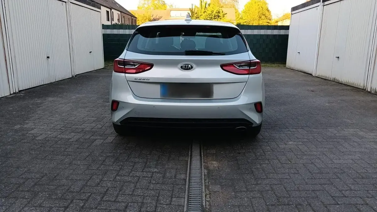 Gebraucht Kia Ceed Edition 7 99 PS (72 kW) 2018 Silber Kleinwagen