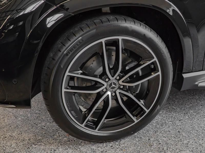 Gebraucht Mercedes GLE300 AMG 269 PS (197 kW) 2024 Schwarz unilack schwarz SUV