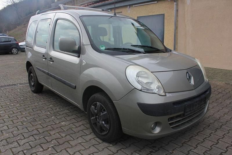 Gebraucht Renault Kangoo 90 PS (66 kW) 2010 Silber Van / Kleinbus