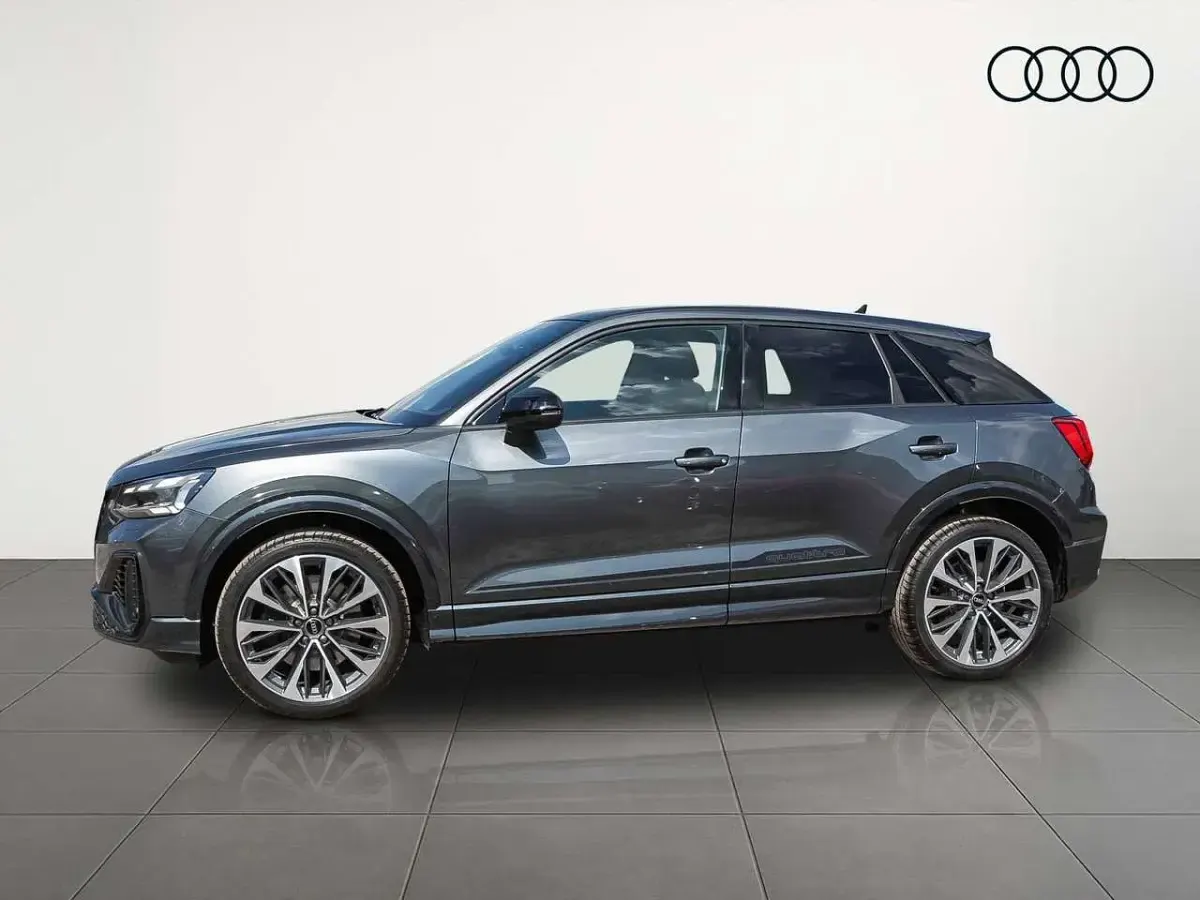 Neu Audi SQ2 S-Line 300 PS (220 kW) 2026 Daytonagrau perleffekt SUV