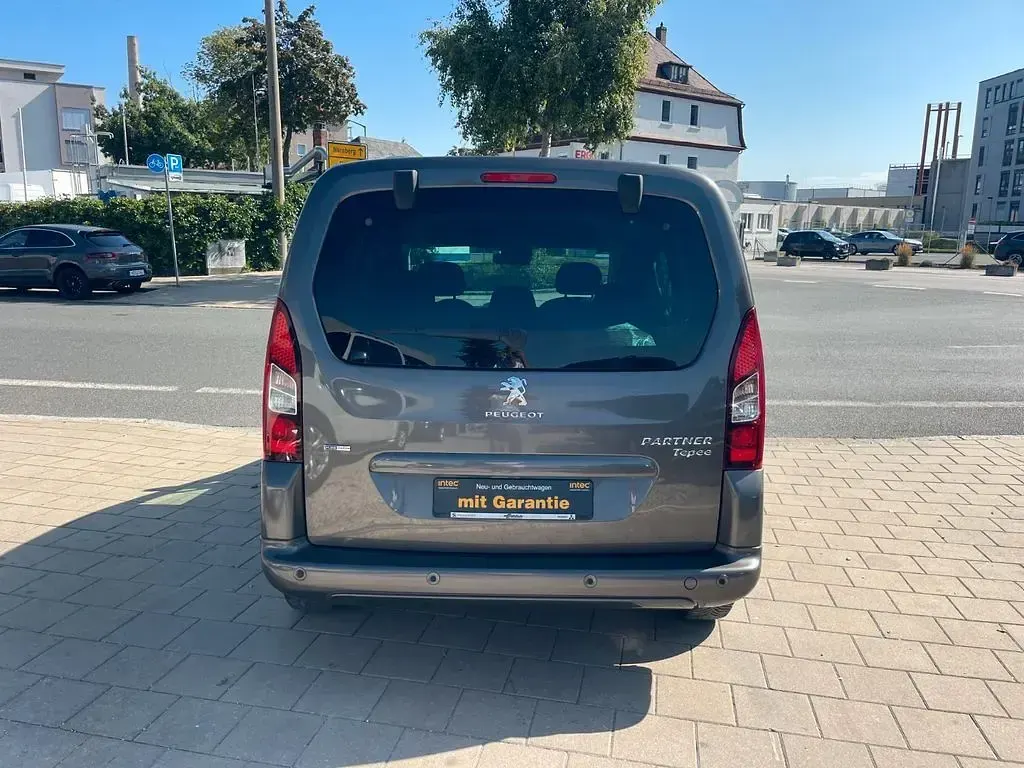 Gebraucht Peugeot Partner Tepee Active 110 PS (80 kW) 2017 Grau Van / Kleinbus