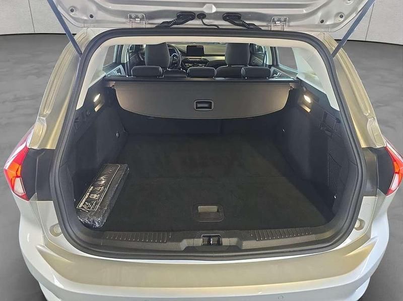 Gebraucht Ford Focus Cool & Connect 125 PS (91 kW) 2022 Moondust silber metallic Kombi