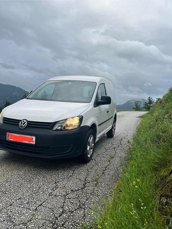 Weiß Gebraucht 2012 VW Caddy Van / Kleinbus | 9.600 € (Etwas zu teuer) - Bild 1/4