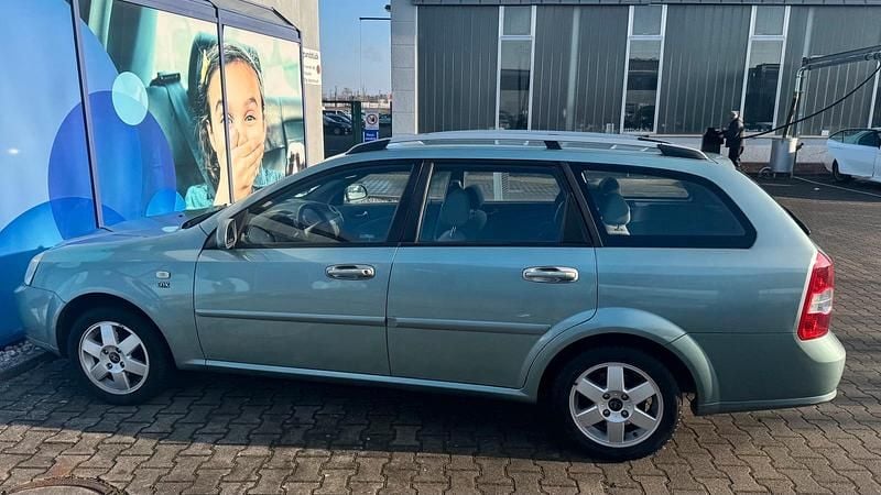 Grün Gebraucht 2005 Chevrolet Nubira Kombi | 1.200 € - Bild 1/4