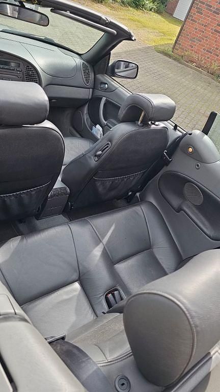 Używany Saab 9-3 Cabriolet 150 KM (110 kW) 2002 Srebrny Kabriolet