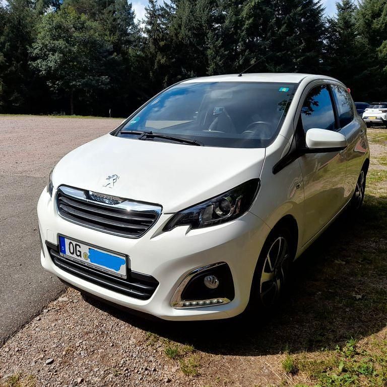 Weiß Gebraucht 2017 Peugeot 108 Active Kleinwagen | 6.300 € (Fairer Preis) - Bild 1/4