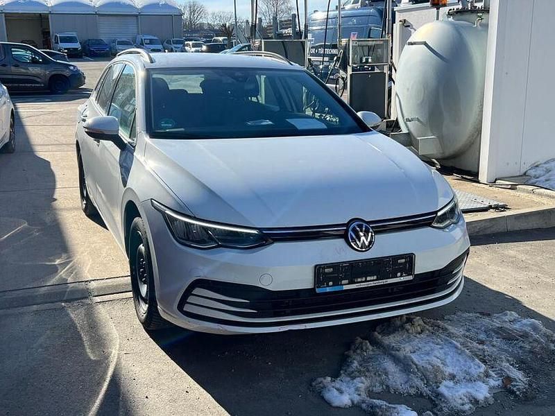 Gebraucht VW Golf VIII Life 150 PS (110 kW) 2022 Pure white Kombi