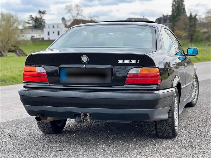 Gebraucht BMW 323 170 PS (125 kW) 1996 Schwarz Coupé